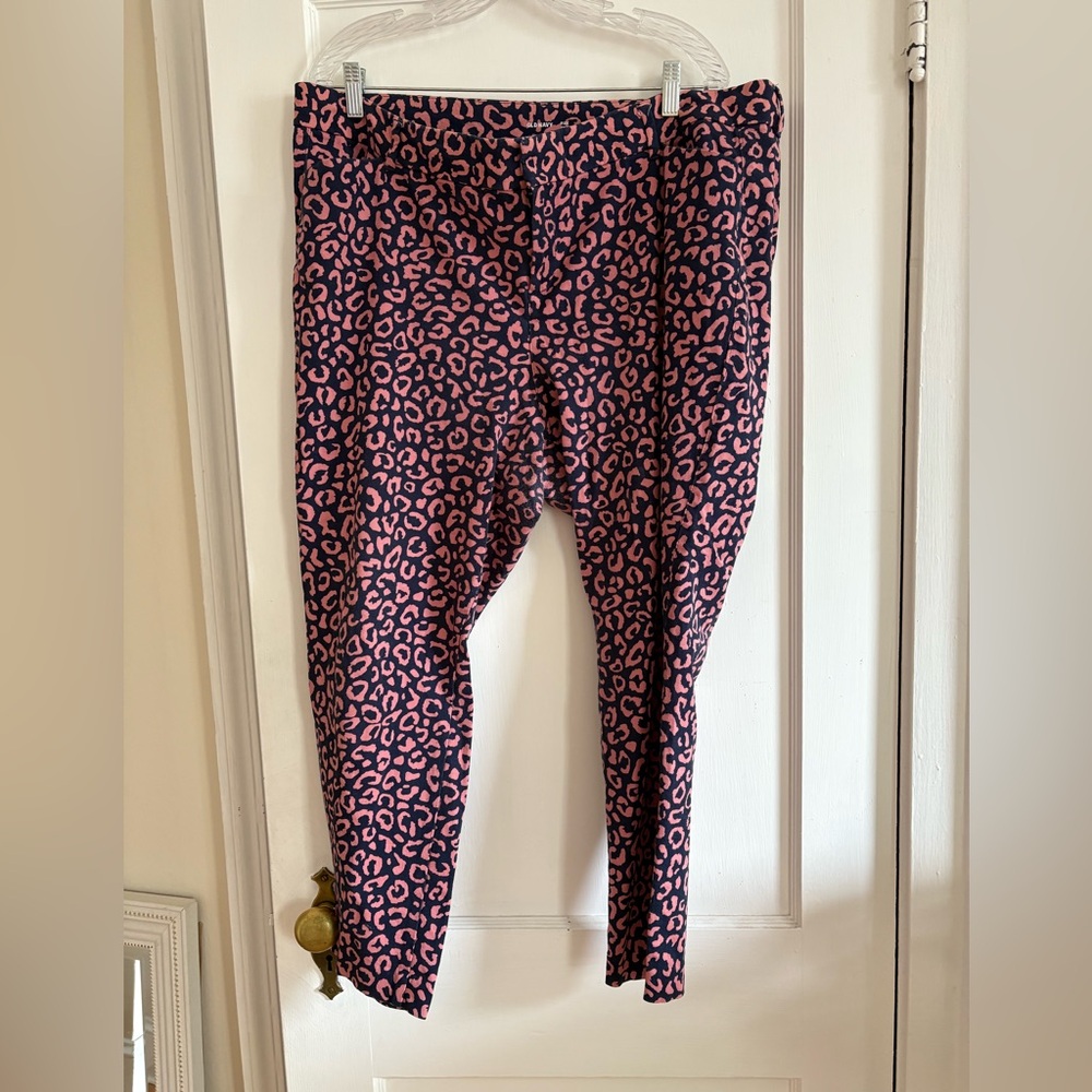 Old Navy Pink and Black Leopard Pixie Ankle